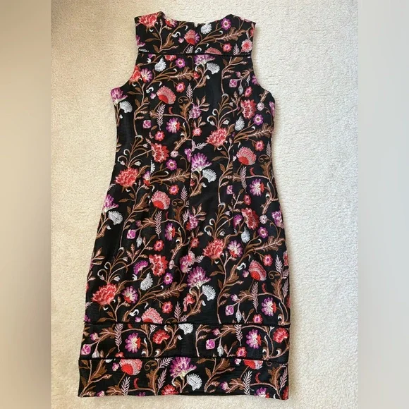 White House black market black floral embroidered sleeveless sheath dress, sz 8 - Picture 9 of 10